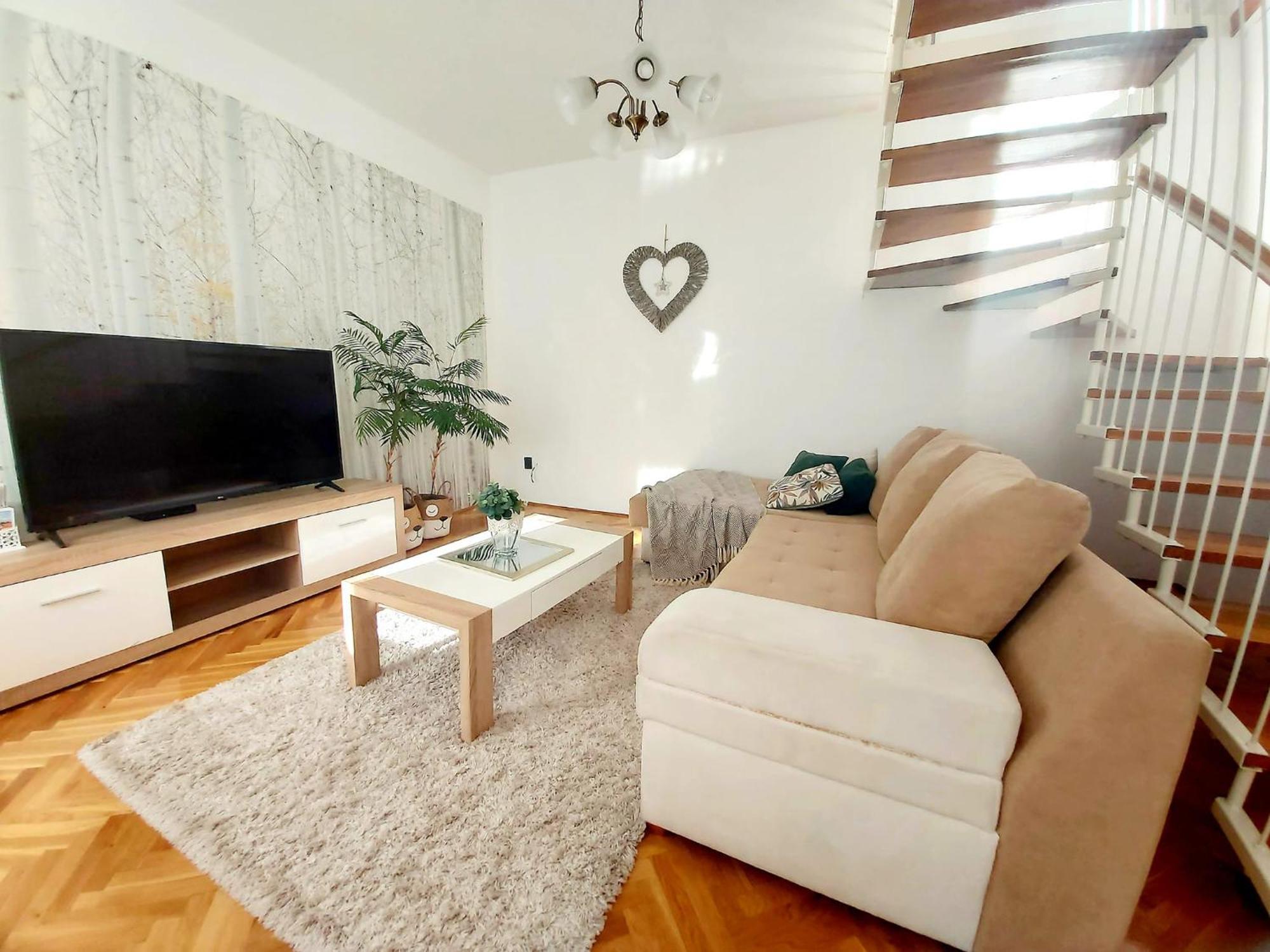 Lena Apartman - エゲル エクステリア 写真