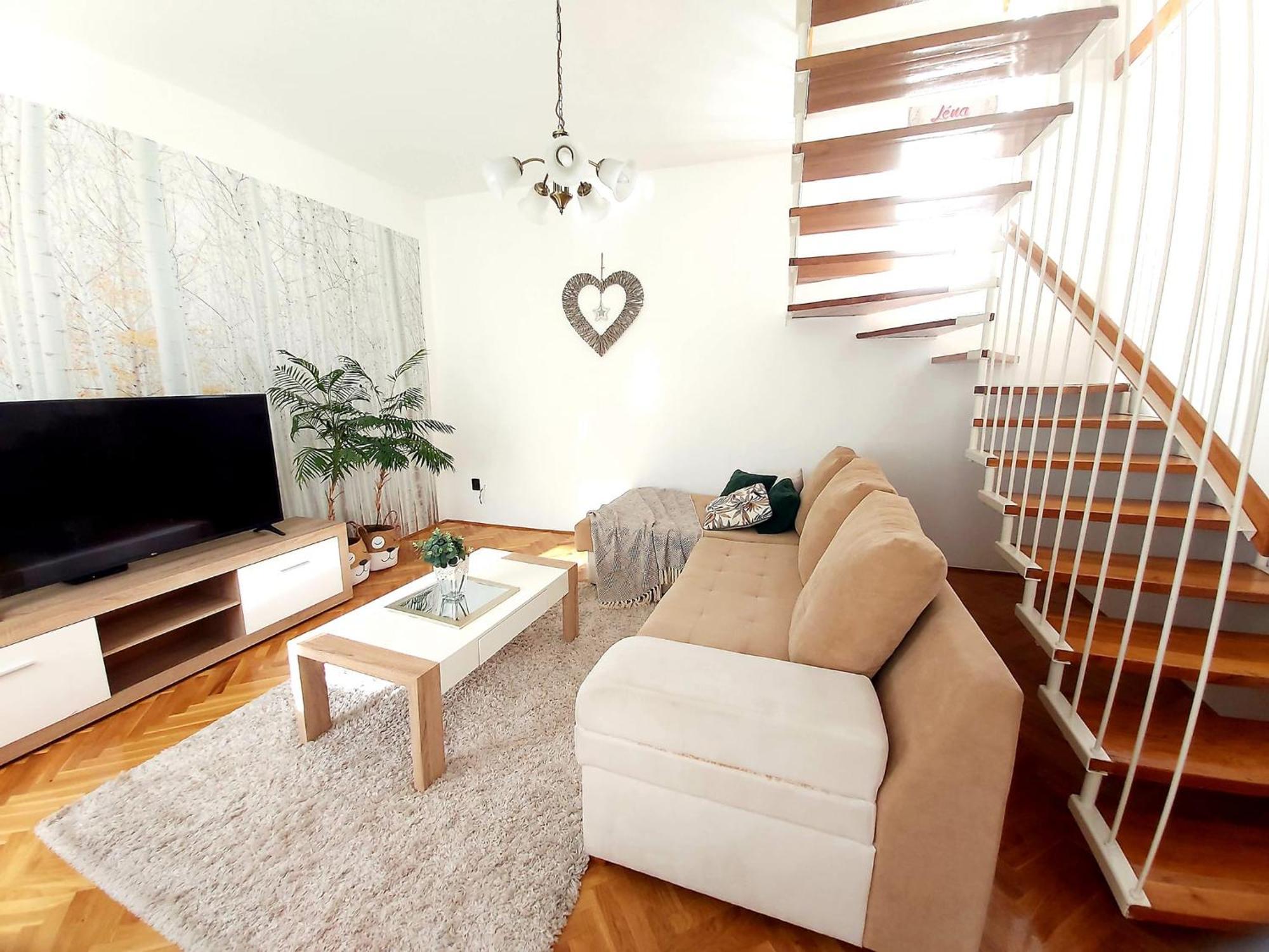 Lena Apartman - エゲル エクステリア 写真